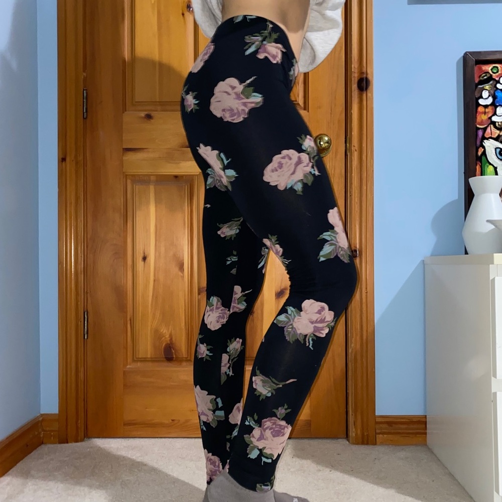 TALULA Floral Leggings (size S)